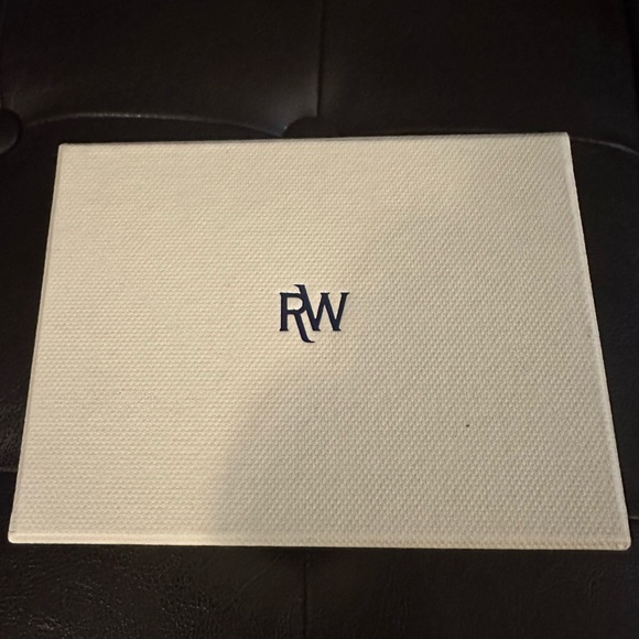 Ladies Raymond Weil Tango Stainless Steel Watch with Mother of Pearl Dial. - Picture 5 of 11